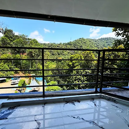 Misty Valley Private Pool Villa Munnar-2